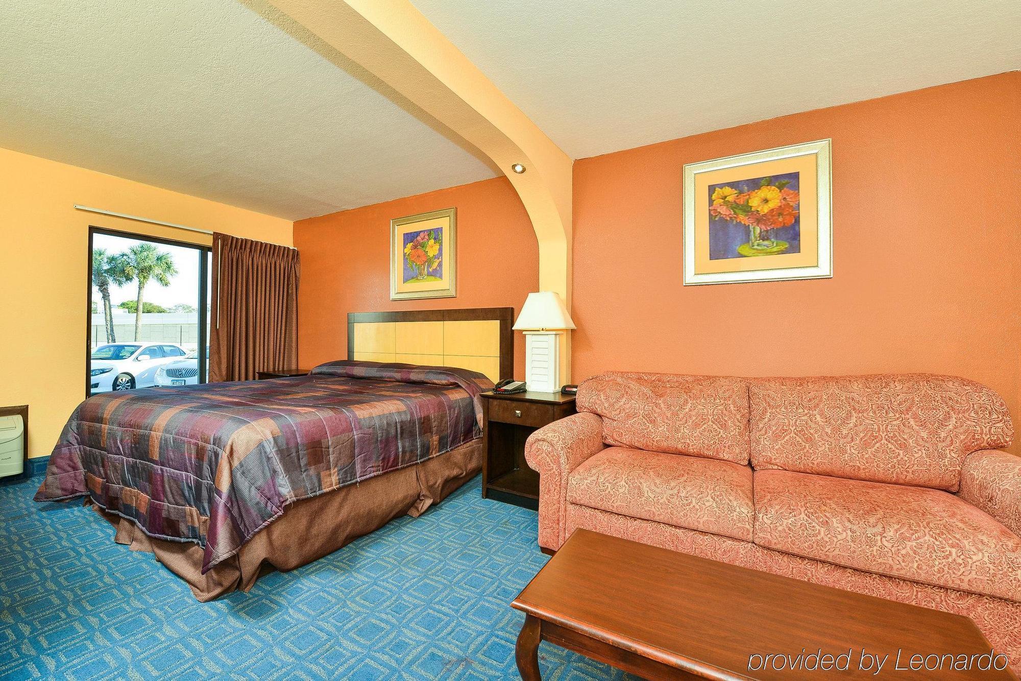 Days Inn & Suites By Wyndham Tampa - Ybor City Екстериор снимка