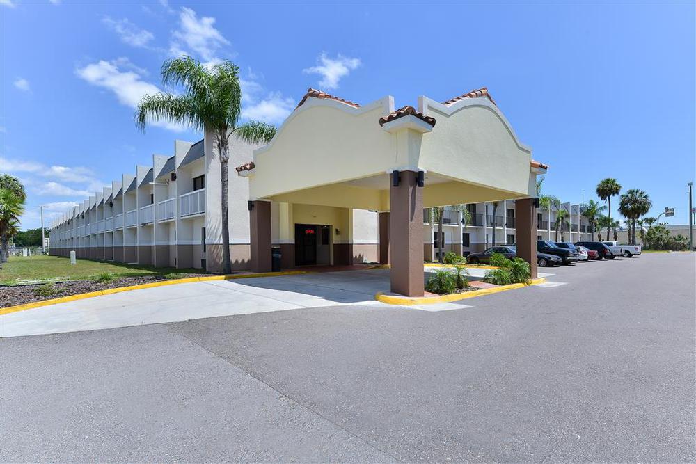 Days Inn & Suites By Wyndham Tampa - Ybor City Екстериор снимка